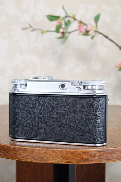 Near mint!  VOIGTLANDER PROMINENT, 35mm Rangefinder Camera with f2.0/50mm Ultron lens. Freshly  Serviced, CLAd!