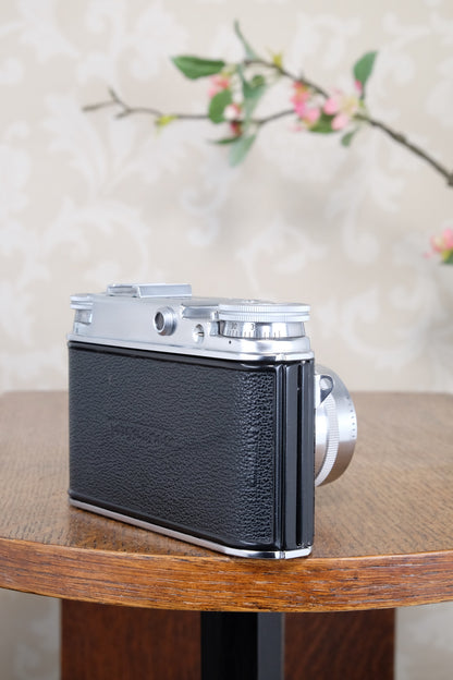 Near mint!  VOIGTLANDER PROMINENT, 35mm Rangefinder Camera with f2.0/50mm Ultron lens. Freshly  Serviced, CLAd!