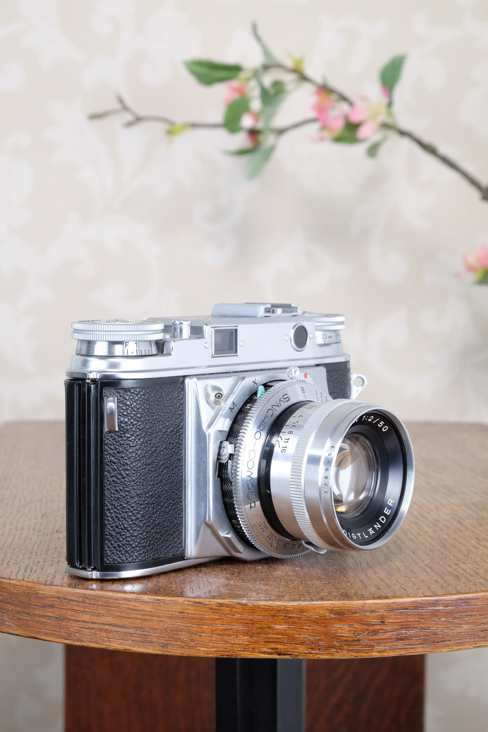 Near mint!  VOIGTLANDER PROMINENT, 35mm Rangefinder Camera with f2.0/50mm Ultron lens. Freshly  Serviced, CLAd!