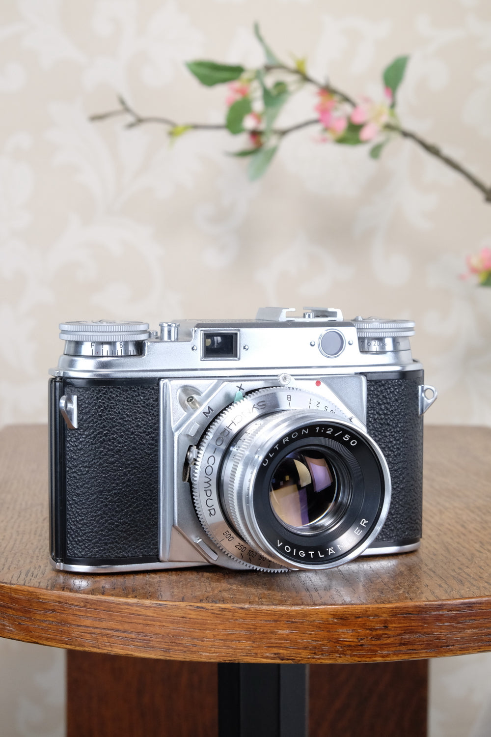 Near mint!  VOIGTLANDER PROMINENT, 35mm Rangefinder Camera with f2.0/50mm Ultron lens. Freshly  Serviced, CLAd!