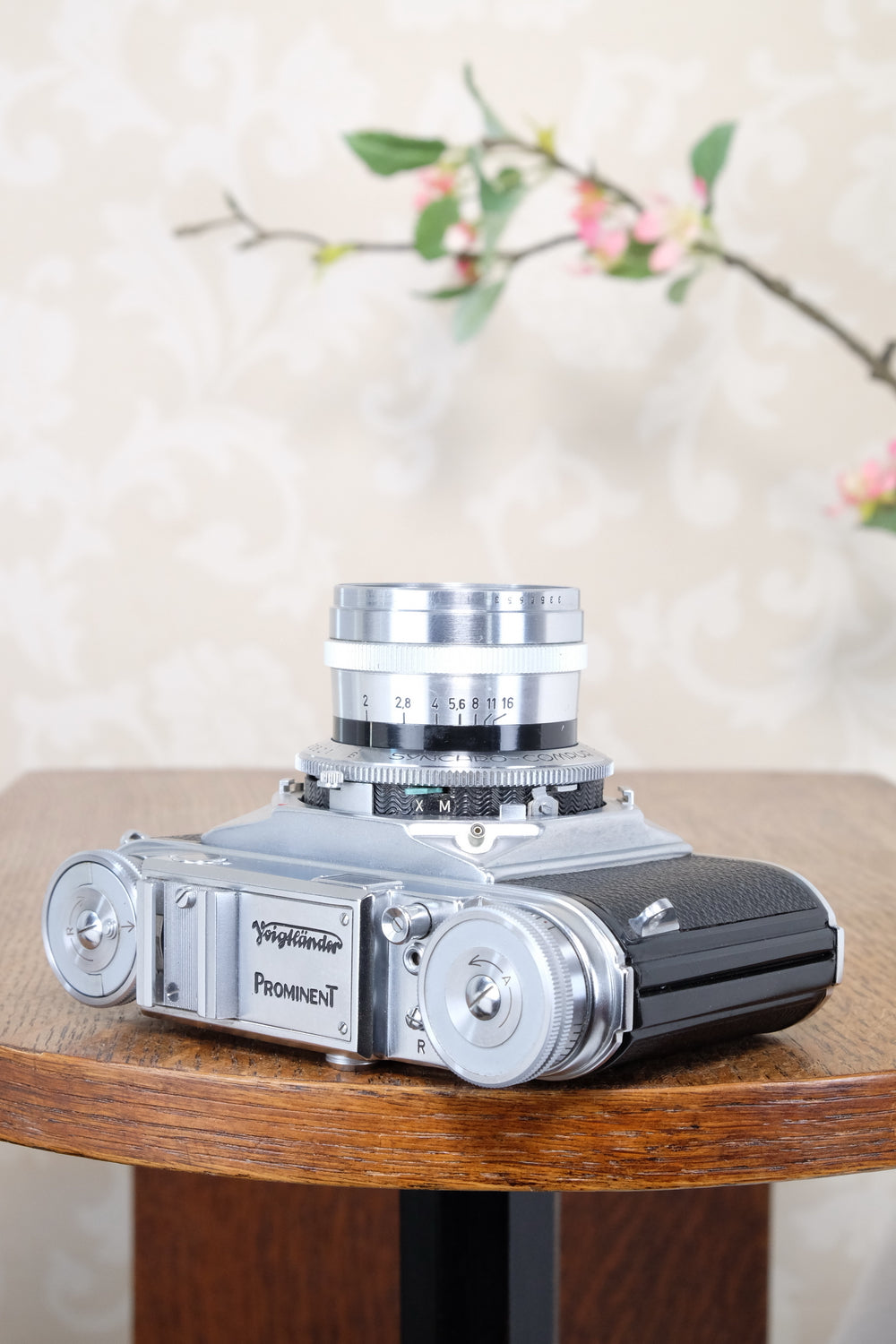 Near mint!  VOIGTLANDER PROMINENT, 35mm Rangefinder Camera with f2.0/50mm Ultron lens. Freshly  Serviced, CLAd!