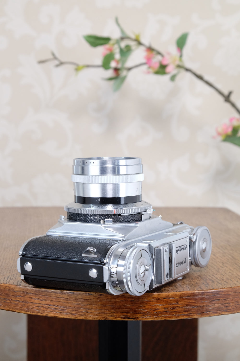 Near mint!  VOIGTLANDER PROMINENT, 35mm Rangefinder Camera with f2.0/50mm Ultron lens. Freshly  Serviced, CLAd!