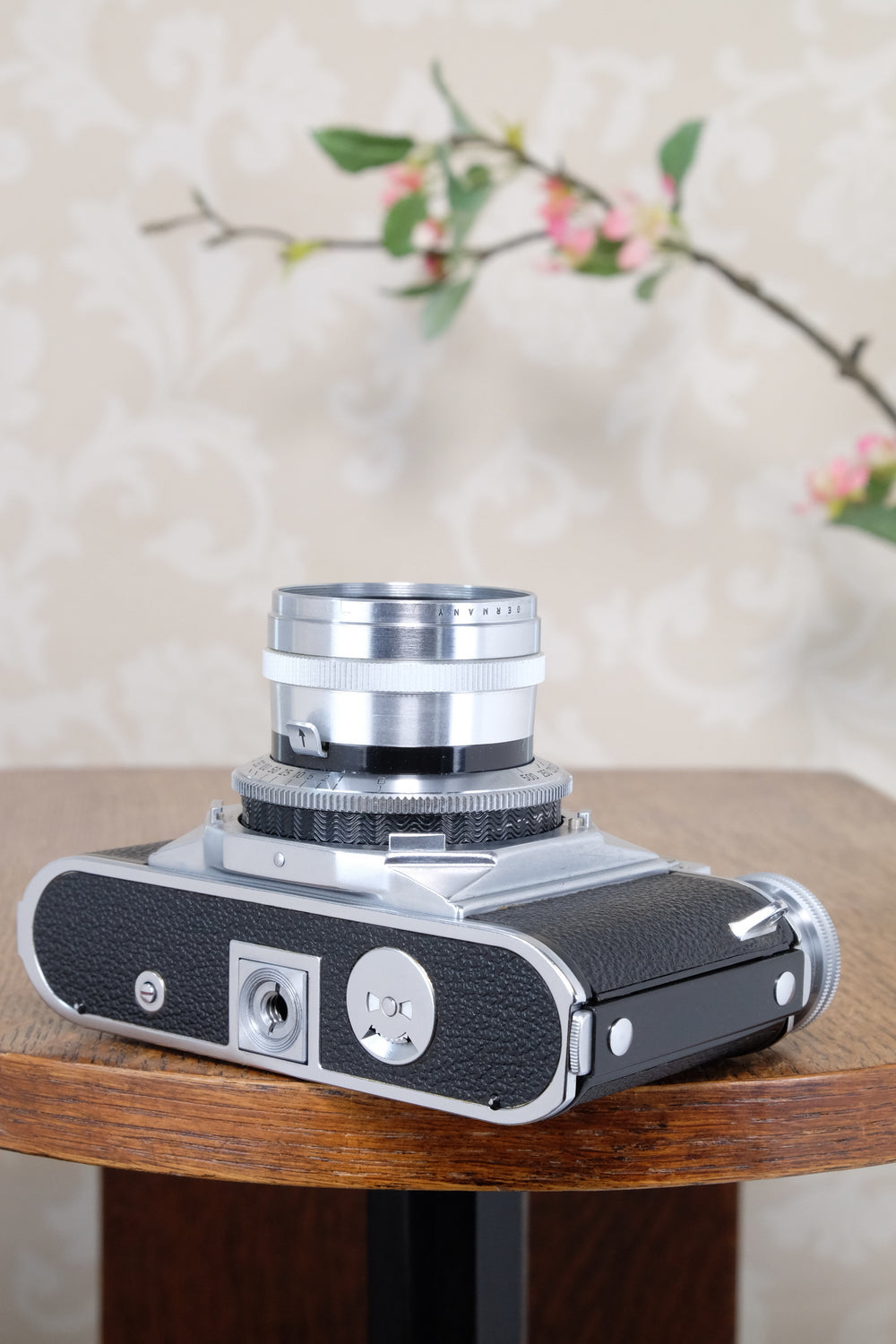 Near mint!  VOIGTLANDER PROMINENT, 35mm Rangefinder Camera with f2.0/50mm Ultron lens. Freshly  Serviced, CLAd!
