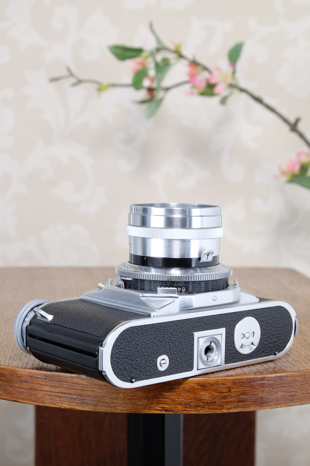 Near mint!  VOIGTLANDER PROMINENT, 35mm Rangefinder Camera with f2.0/50mm Ultron lens. Freshly  Serviced, CLAd!
