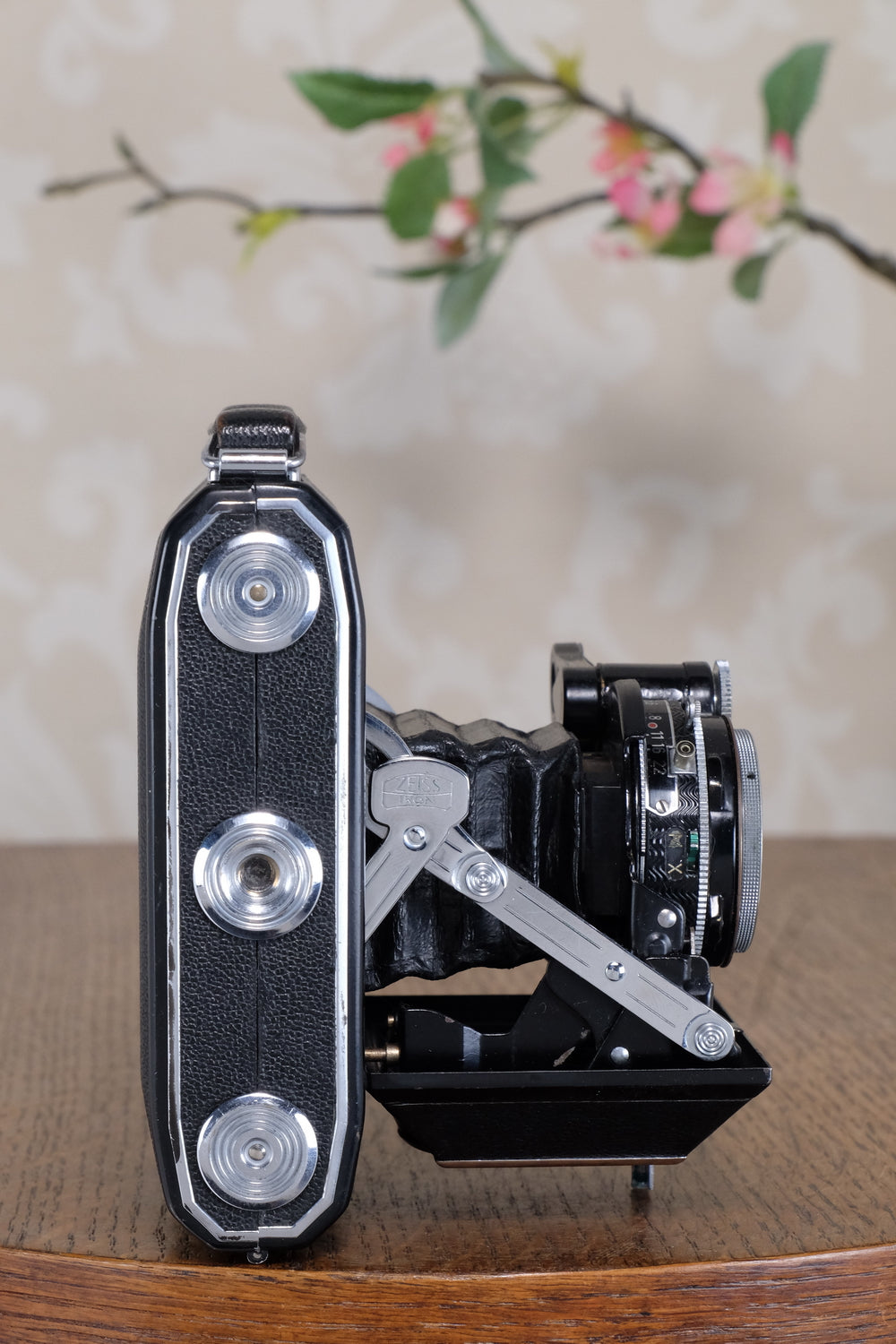 Superb! 1952 Zeiss Ikon Super Ikonta, Synchro-Compur & Coated Tessar . CLA’d, Freshly Serviced!