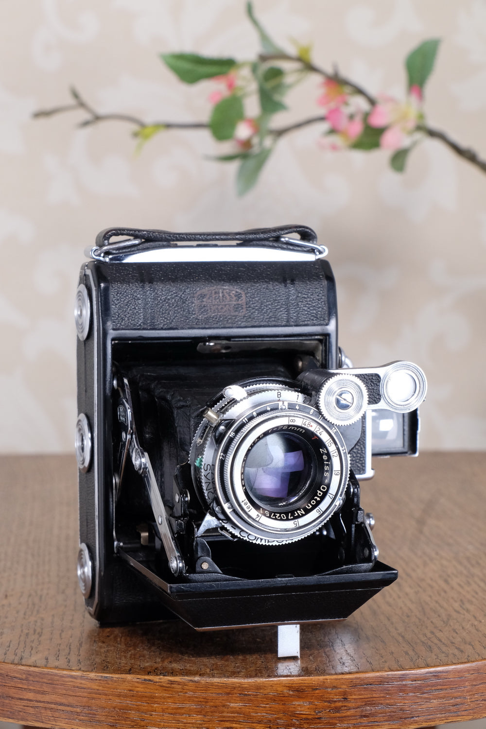 Superb! 1952 Zeiss Ikon Super Ikonta, Synchro-Compur & Coated Tessar . CLA’d, Freshly Serviced!