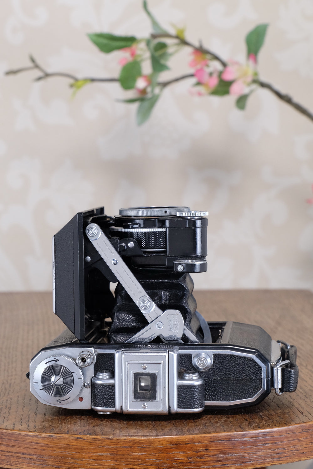 Superb! 1952 Zeiss Ikon Super Ikonta, Synchro-Compur & Coated Tessar . CLA’d, Freshly Serviced!