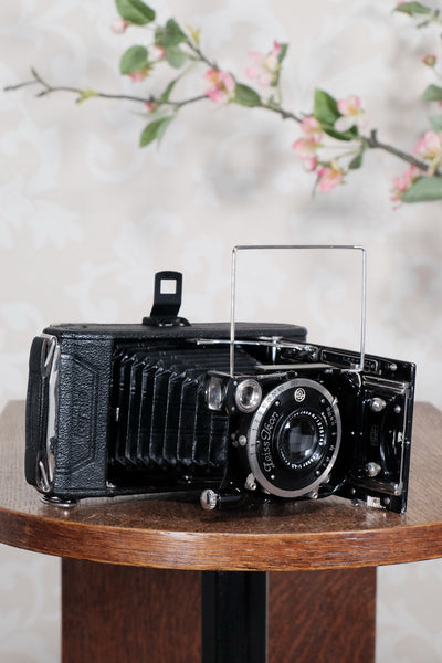1931 ZEISS-IKON ICARETTE, 6x9 German folding camera with Carl Zeiss Tessar lens. Freshly Serviced, CLA’d - Zeiss-Ikon- Petrakla Classic Cameras