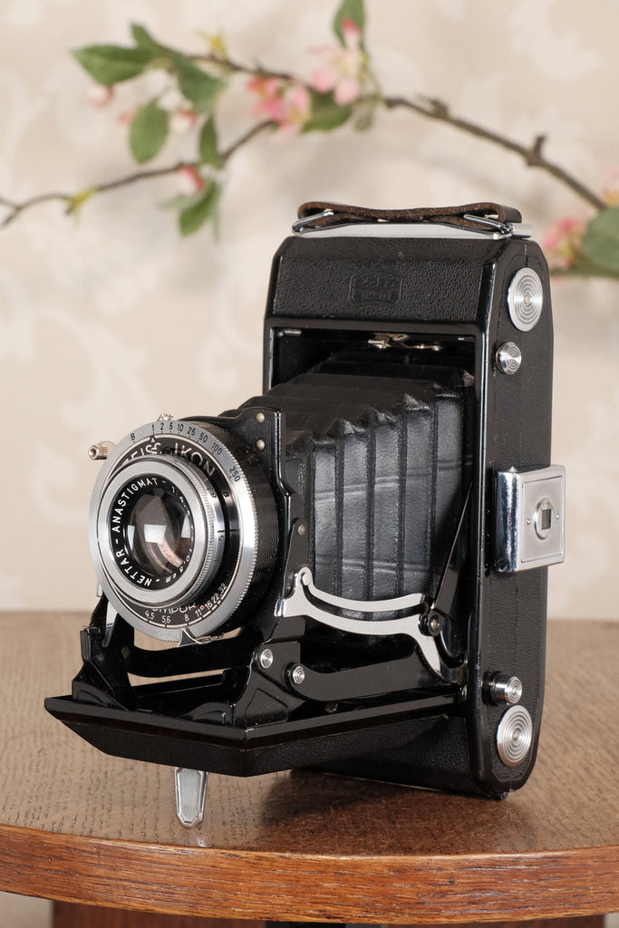 Near Mint! 1938 Zeiss-Ikon Nettar 6x9, Freshly Serviced, CLA'd! - Zeiss-Ikon- Petrakla Classic Cameras