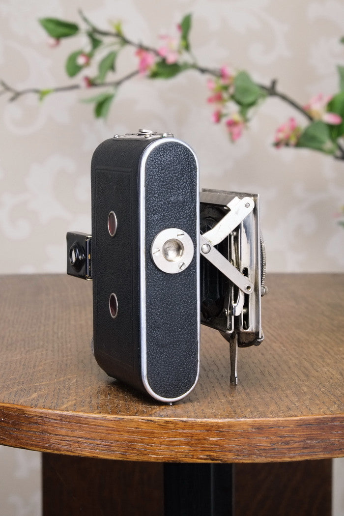 Lovely! 1934 CERTO DOLLY (model B), German folding camera. Freshly Serviced! - Certo- Petrakla Classic Cameras