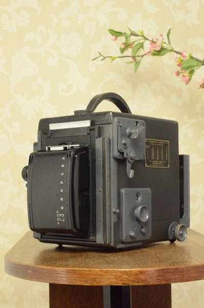 Superb 1930’s Graflex! Medium Format 6x9 SLR Camera, 120 Roll-film - Graflex- Petrakla Classic Cameras