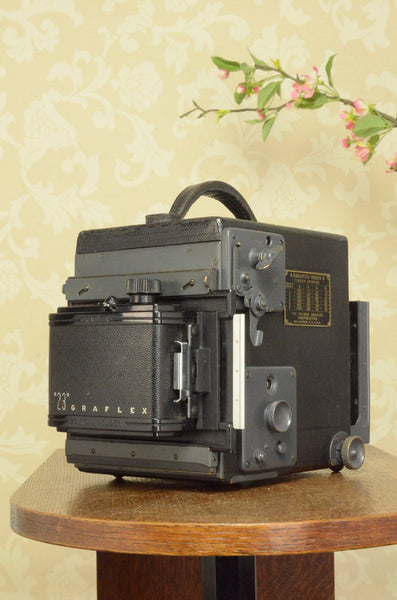 Superb 1930’s Graflex! Medium Format 6x9 SLR Camera, 120 Roll-film - Graflex- Petrakla Classic Cameras