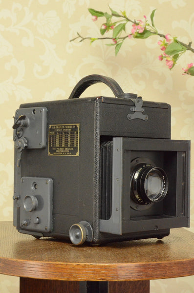 Superb 1930’s Graflex! Medium Format 6x9 SLR Camera, 120 Roll-film - Graflex- Petrakla Classic Cameras