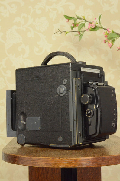 Superb 1930’s Graflex! Medium Format 6x9 SLR Camera, 120 Roll-film - Graflex- Petrakla Classic Cameras