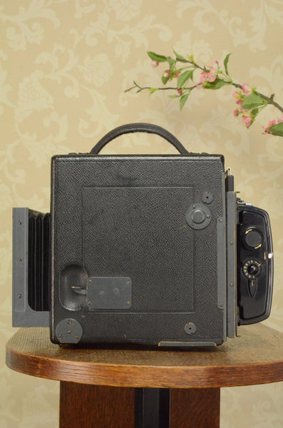 Superb 1930’s Graflex! Medium Format 6x9 SLR Camera, 120 Roll-film - Graflex- Petrakla Classic Cameras