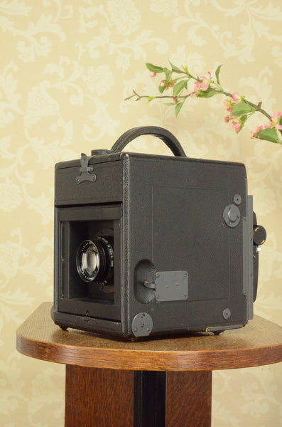 Superb 1930’s Graflex! Medium Format 6x9 SLR Camera, 120 Roll-film - Graflex- Petrakla Classic Cameras