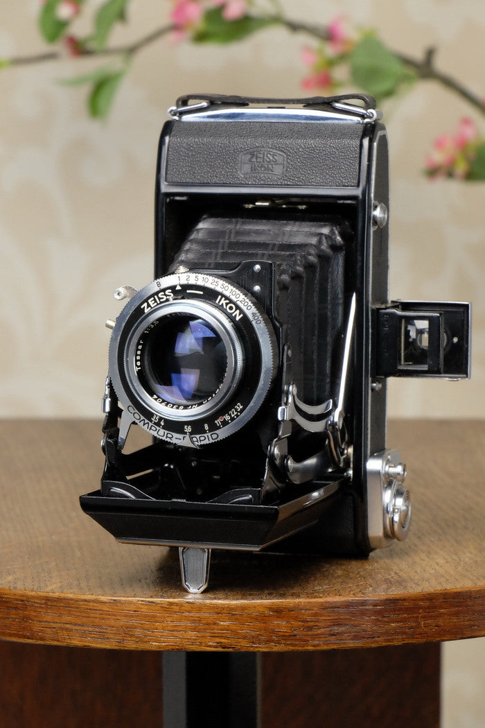Near Mint! 1952 Zeiss-Ikon Ikonta 6x9, Coated Tessar lens, FRESHLY SERVICED! - Zeiss-Ikon- Petrakla Classic Cameras