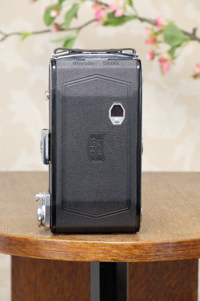 Near Mint! 1952 Zeiss-Ikon Ikonta 6x9, Coated Tessar lens, FRESHLY SERVICED! - Zeiss-Ikon- Petrakla Classic Cameras