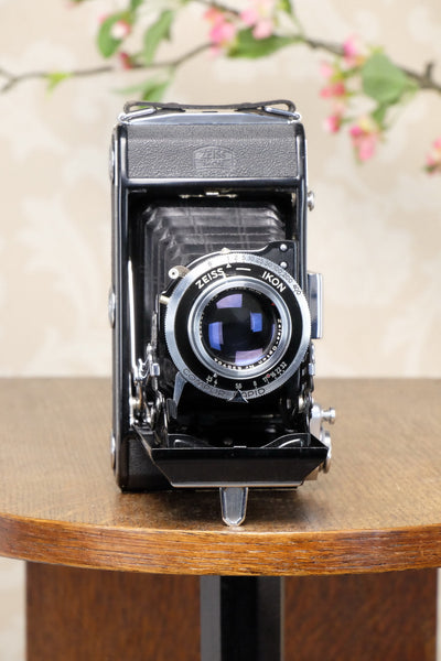 Near Mint! 1952 Zeiss-Ikon Ikonta 6x9, Coated Tessar lens, FRESHLY SERVICED! - Zeiss-Ikon- Petrakla Classic Cameras