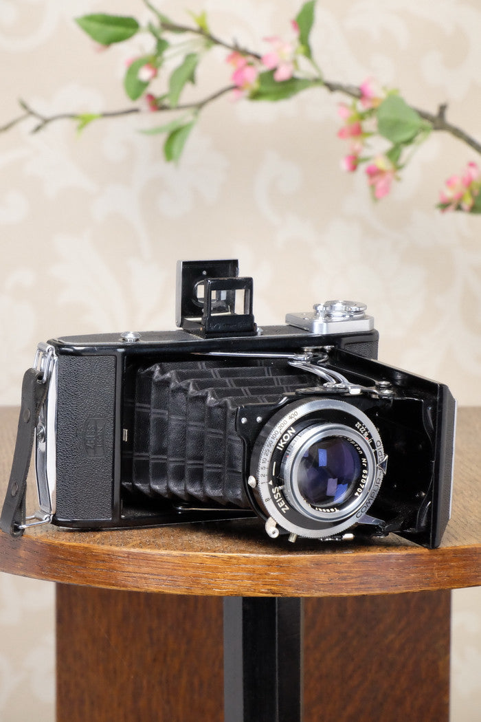 Near Mint! 1952 Zeiss-Ikon Ikonta 6x9, Coated Tessar lens, FRESHLY SERVICED! - Zeiss-Ikon- Petrakla Classic Cameras