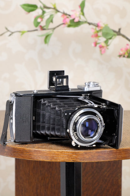 Near Mint! 1952 Zeiss-Ikon Ikonta 6x9, Coated Tessar lens, FRESHLY SERVICED! - Zeiss-Ikon- Petrakla Classic Cameras