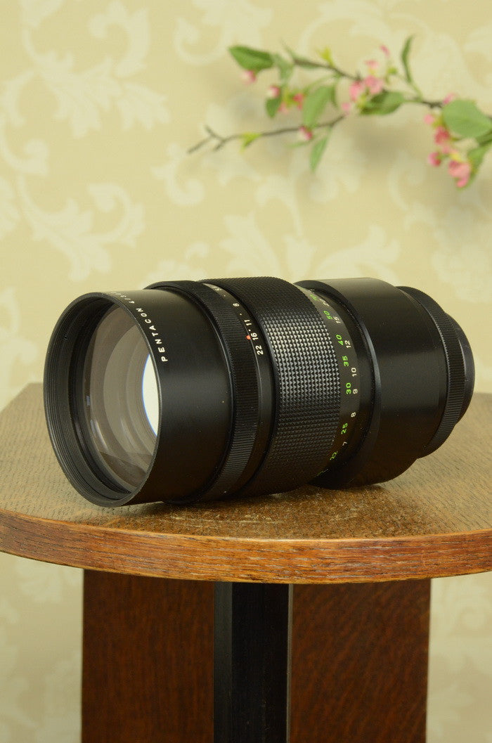 Excellent! Beautiful Pentacon &frasl; Meyer-Optik f4.0 300mm lens for 6x6, 35mm &amp;  digital formats