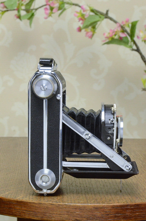 SUPERB 1935 6x4.5 Welta Perle, Freshly Serviced! - Welta- Petrakla Classic Cameras