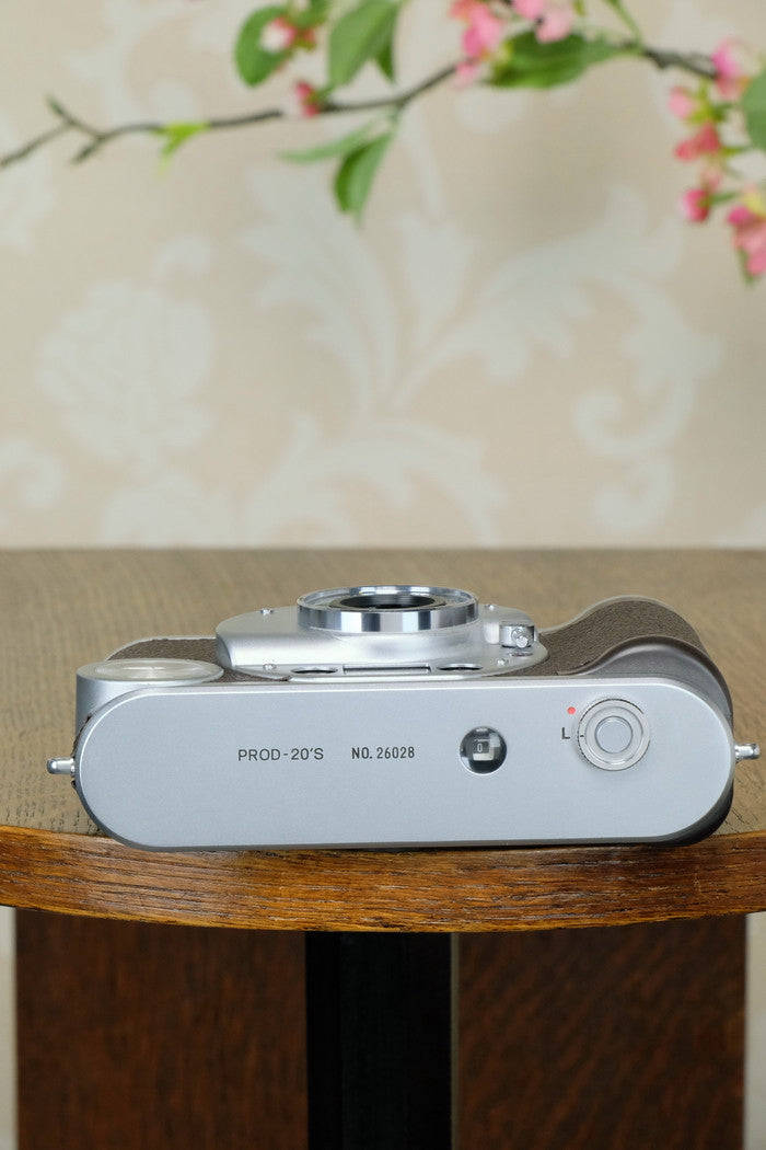 MINT! Minolta 35mm Prod 20’s Cult Camera With Original Box, strap, cap & instructions - Minolta- Petrakla Classic Cameras