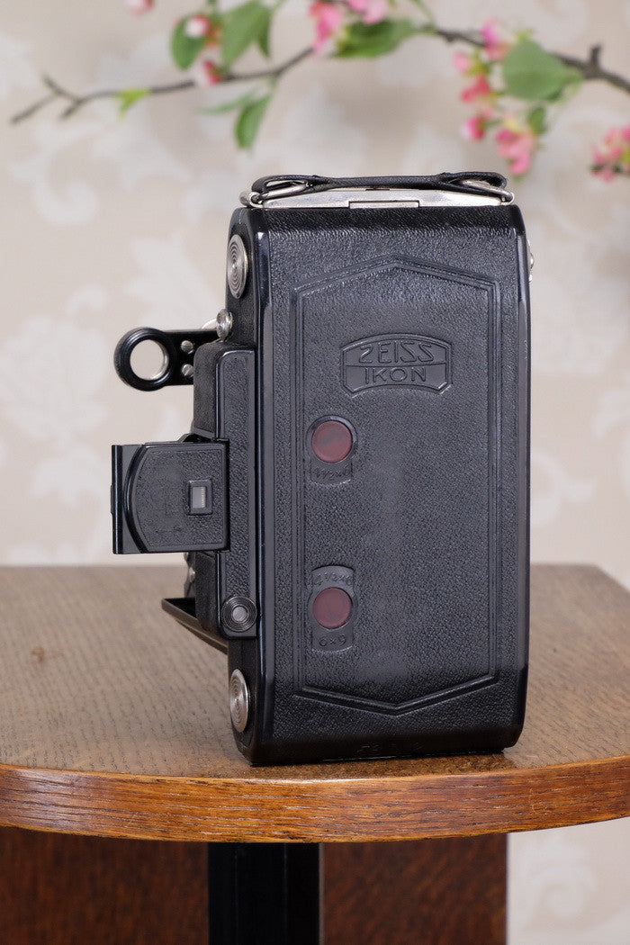 Superb! 1934 Zeiss Ikon Super Ikonta 6x9, Tessar lens, Freshly Serviced - Zeiss-Ikon- Petrakla Classic Cameras