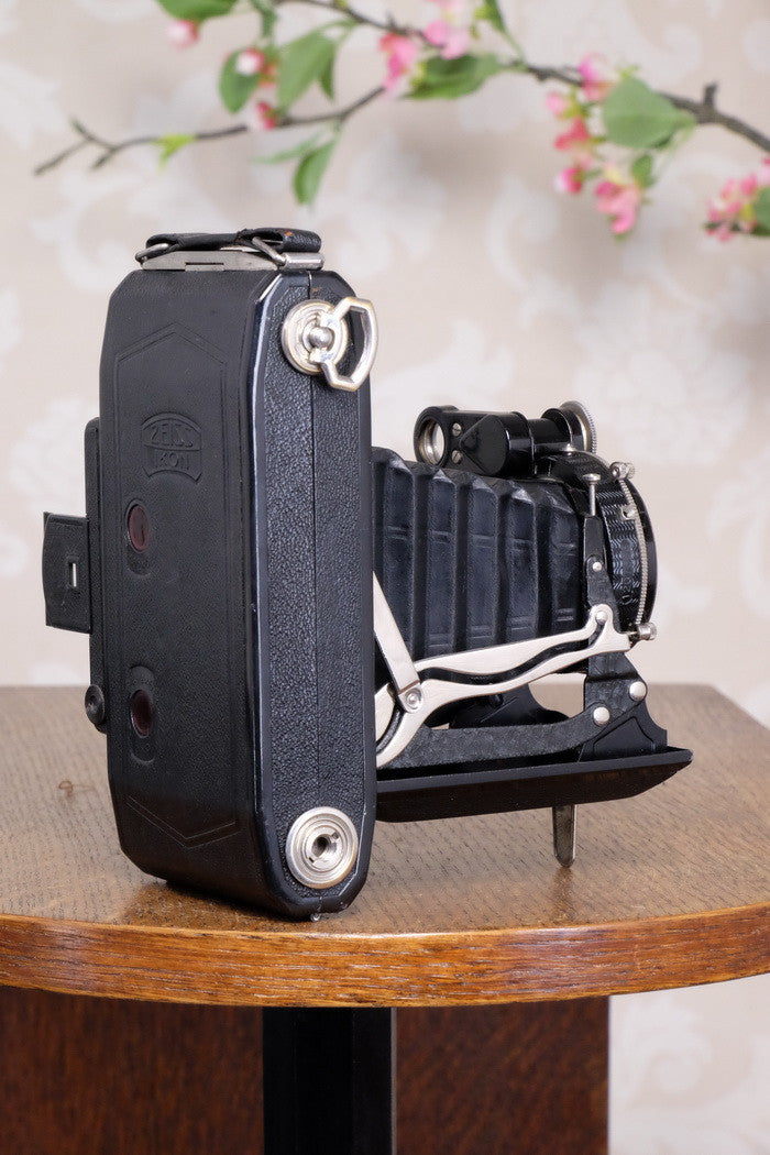 Superb! 1934 Zeiss Ikon Super Ikonta 6x9, Tessar lens, Freshly Serviced - Zeiss-Ikon- Petrakla Classic Cameras