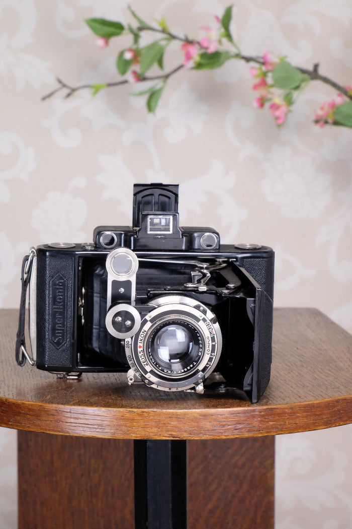 Superb! 1934 Zeiss Ikon Super Ikonta 6x9, Tessar lens, Freshly Serviced - Zeiss-Ikon- Petrakla Classic Cameras