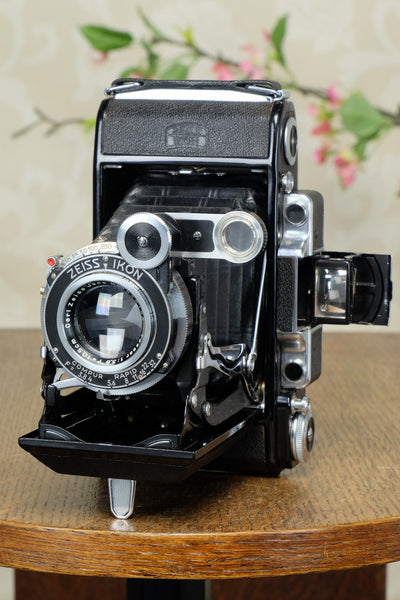 SUPERB! 1936 Zeiss Ikon Super Ikonta 6x9, Tessar lens, & case CLA’d, FRESHLY SERVICED! - Zeiss-Ikon- Petrakla Classic Cameras