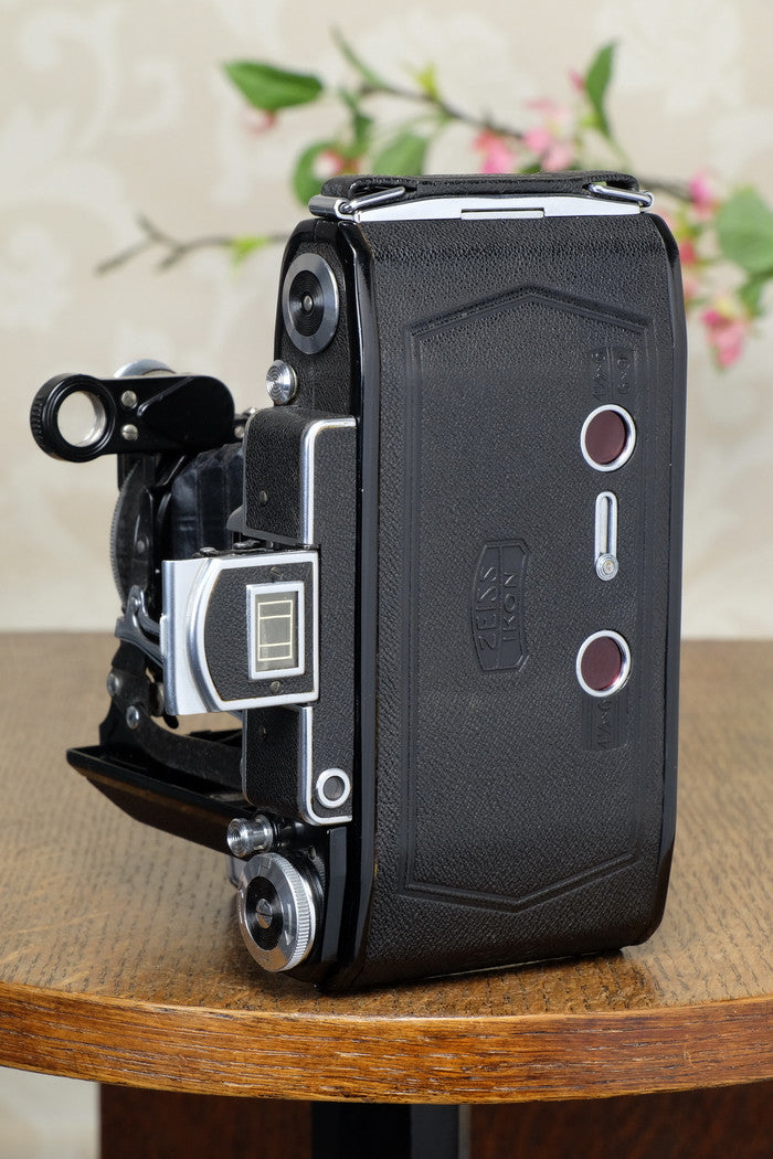 SUPERB! 1936 Zeiss Ikon Super Ikonta 6x9, Tessar lens, & case CLA’d, FRESHLY SERVICED! - Zeiss-Ikon- Petrakla Classic Cameras