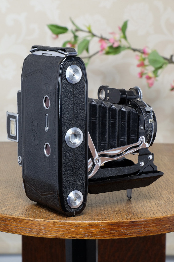 SUPERB! 1936 Zeiss Ikon Super Ikonta 6x9, Tessar lens, & case CLA’d, FRESHLY SERVICED! - Zeiss-Ikon- Petrakla Classic Cameras