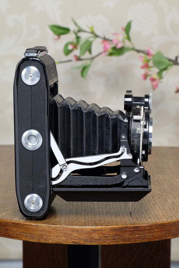 SUPERB! 1936 Zeiss Ikon Super Ikonta 6x9, Tessar lens, & case CLA’d, FRESHLY SERVICED! - Zeiss-Ikon- Petrakla Classic Cameras