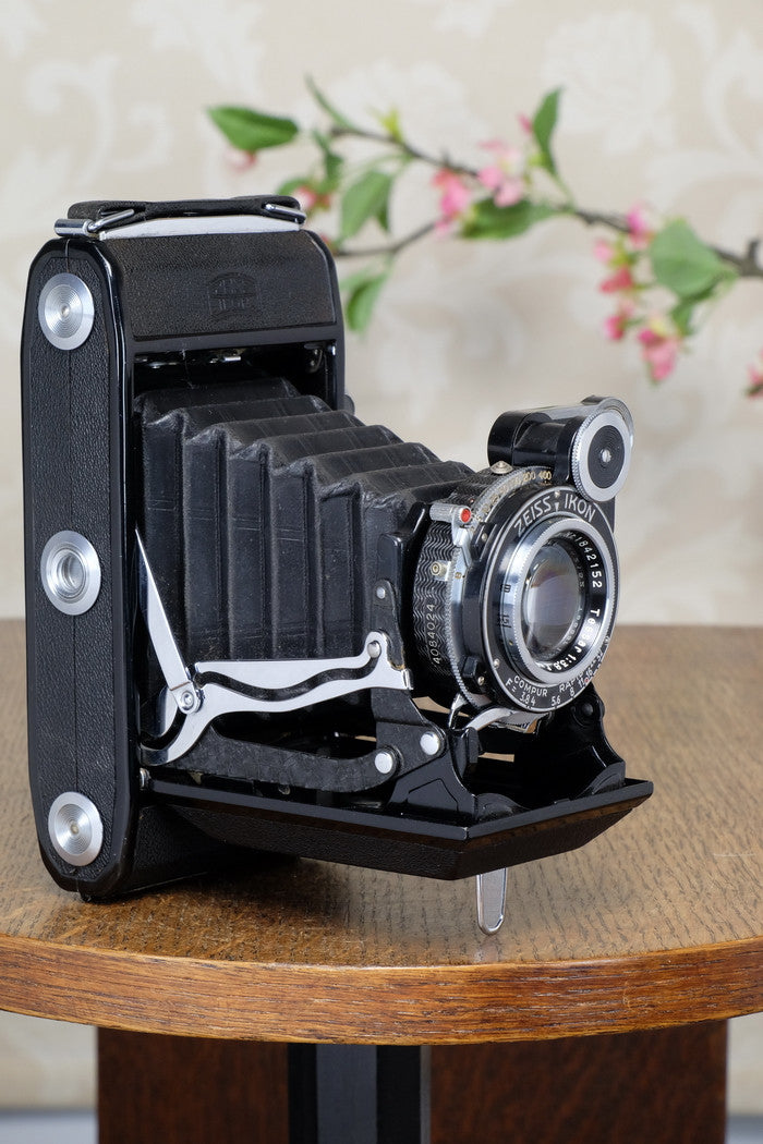 SUPERB! 1936 Zeiss Ikon Super Ikonta 6x9, Tessar lens, & case CLA’d, FRESHLY SERVICED! - Zeiss-Ikon- Petrakla Classic Cameras
