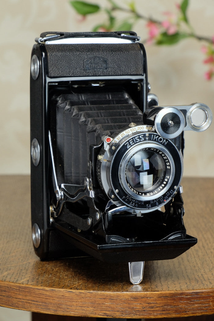 SUPERB! 1936 Zeiss Ikon Super Ikonta 6x9, Tessar lens, & case CLA’d, FRESHLY SERVICED! - Zeiss-Ikon- Petrakla Classic Cameras
