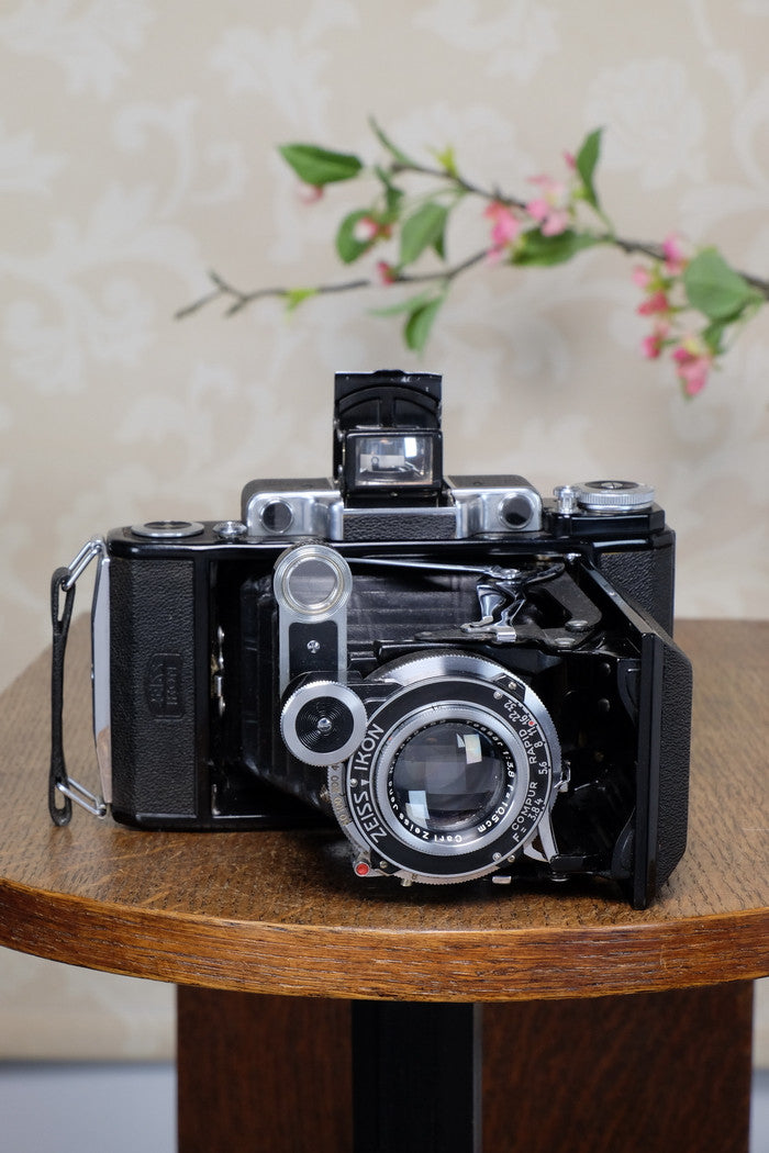 SUPERB! 1936 Zeiss Ikon Super Ikonta 6x9, Tessar lens, & case CLA’d, FRESHLY SERVICED! - Zeiss-Ikon- Petrakla Classic Cameras