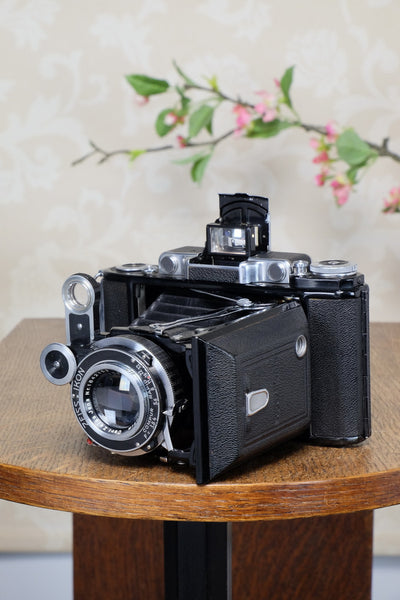 SUPERB! 1936 Zeiss Ikon Super Ikonta 6x9, Tessar lens, & case CLA’d, FRESHLY SERVICED! - Zeiss-Ikon- Petrakla Classic Cameras