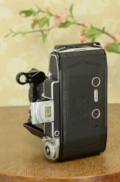 NEAR MINT! 1938 6x9 Super Ikonta with Tessar Lens, FRESHLY SERVICED - Zeiss-Ikon- Petrakla Classic Cameras