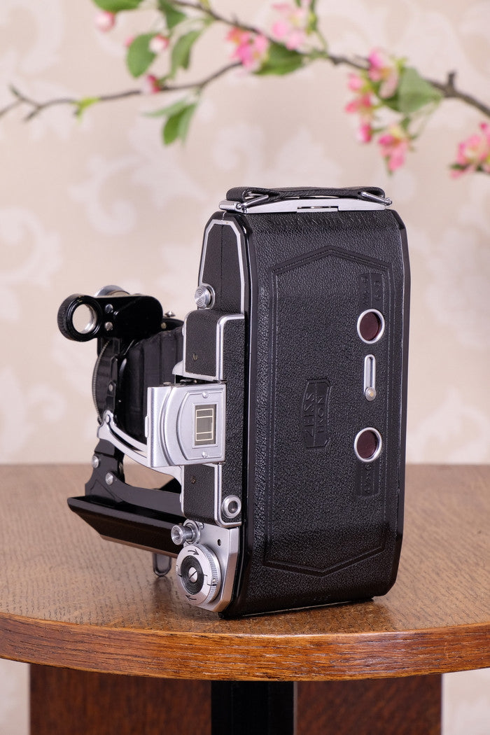 NEAR MINT! 1938 6x9 Super Ikonta with Tessar Lens, FRESHLY SERVICED - Zeiss-Ikon- Petrakla Classic Cameras