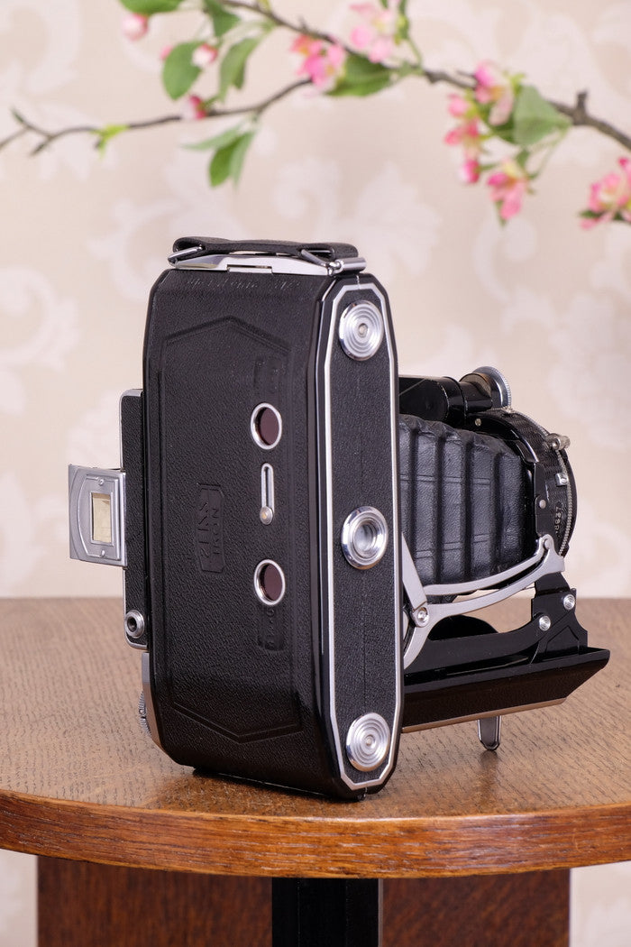 NEAR MINT! 1938 6x9 Super Ikonta with Tessar Lens, FRESHLY SERVICED - Zeiss-Ikon- Petrakla Classic Cameras