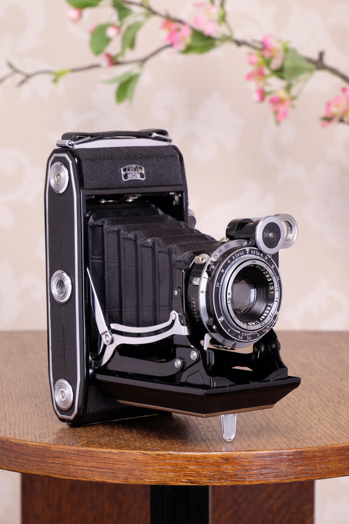 NEAR MINT! 1938 6x9 Super Ikonta with Tessar Lens, FRESHLY SERVICED - Zeiss-Ikon- Petrakla Classic Cameras