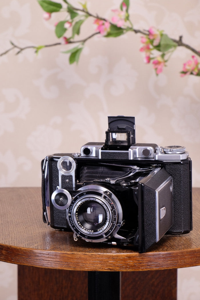 NEAR MINT! 1938 6x9 Super Ikonta with Tessar Lens, FRESHLY SERVICED - Zeiss-Ikon- Petrakla Classic Cameras