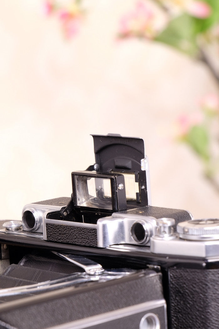 NEAR MINT! 1938 6x9 Super Ikonta with Tessar Lens, FRESHLY SERVICED - Zeiss-Ikon- Petrakla Classic Cameras