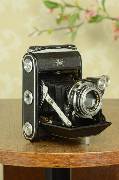 SUPERB! 1937 ZEISS-IKON SUPER IKONTA, Tessar lens, CLA’d, Freshly Serviced! - Zeiss-Ikon- Petrakla Classic Cameras