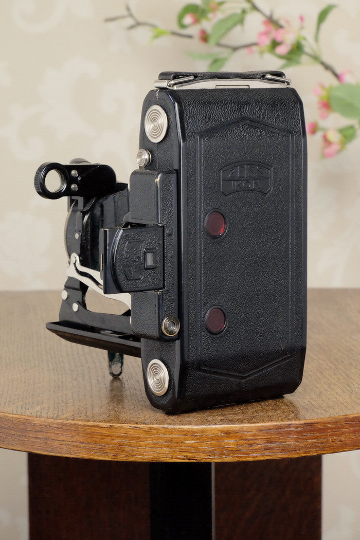 SUPERB! 1933 Zeiss Ikon Super Ikonta 6x9, Tessar lens, FRESHLY SERVICED! - Zeiss-Ikon- Petrakla Classic Cameras