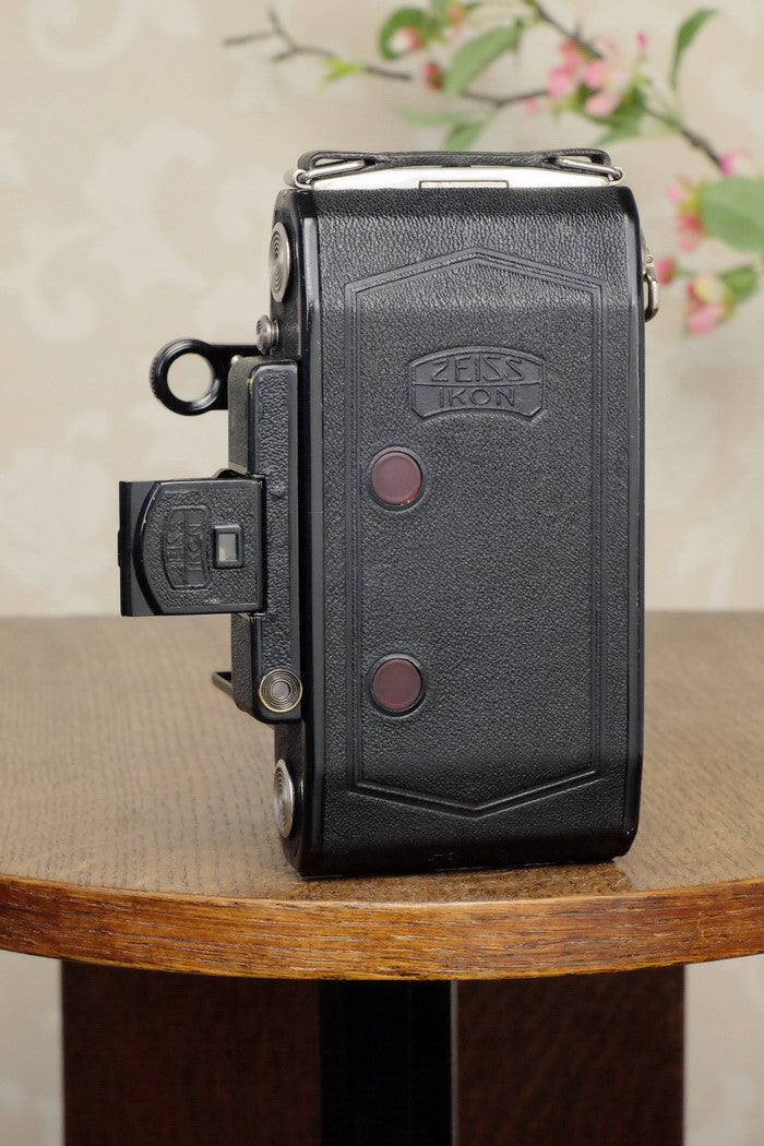 SUPERB! 1933 Zeiss Ikon Super Ikonta 6x9, Tessar lens, FRESHLY SERVICED! - Zeiss-Ikon- Petrakla Classic Cameras