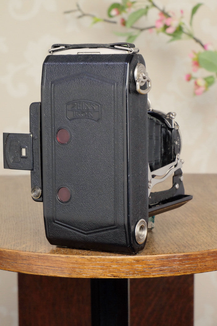 SUPERB! 1933 Zeiss Ikon Super Ikonta 6x9, Tessar lens, FRESHLY SERVICED! - Zeiss-Ikon- Petrakla Classic Cameras