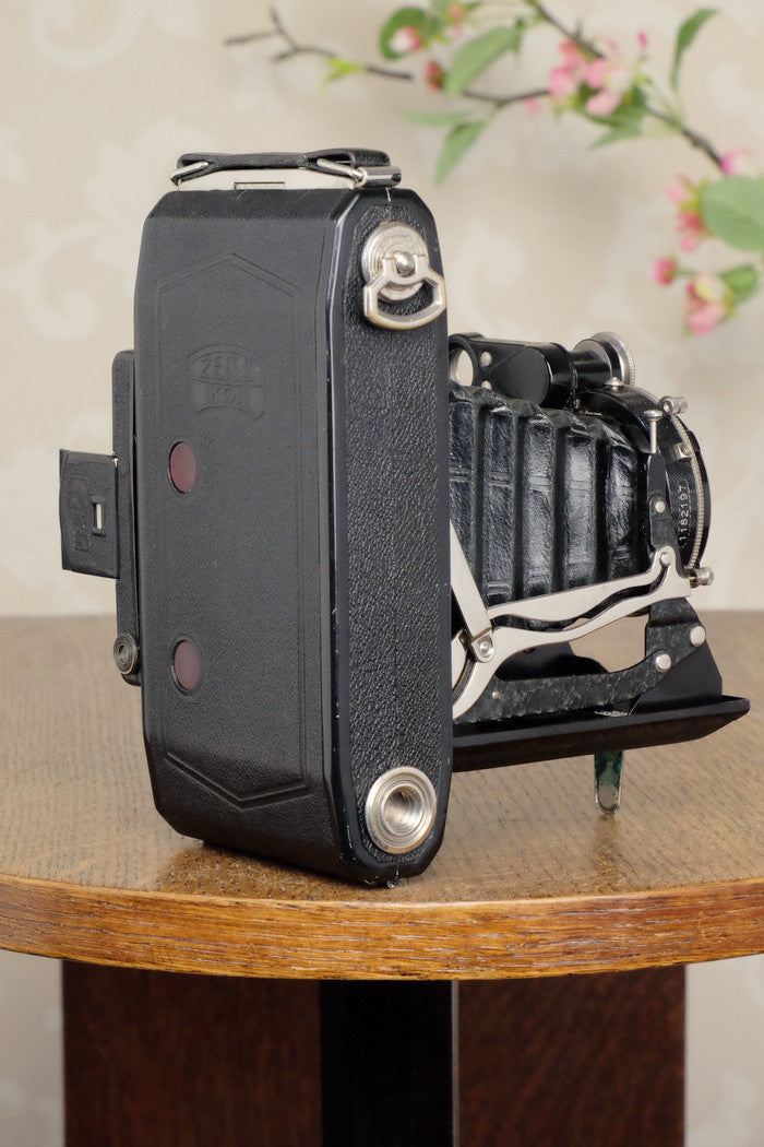 SUPERB! 1933 Zeiss Ikon Super Ikonta 6x9, Tessar lens, FRESHLY SERVICED! - Zeiss-Ikon- Petrakla Classic Cameras